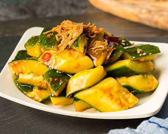 拍黃瓜 Smashed Cucumber